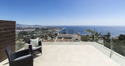 Modern villa with heated privat pool and jacuzzi