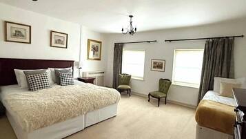 8 bedrooms, desk, iron/ironing board, travel crib