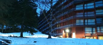 Les Arcs 1800: LĂ€genheter i ett boende "LES LAUZIERES" (le Charvet)