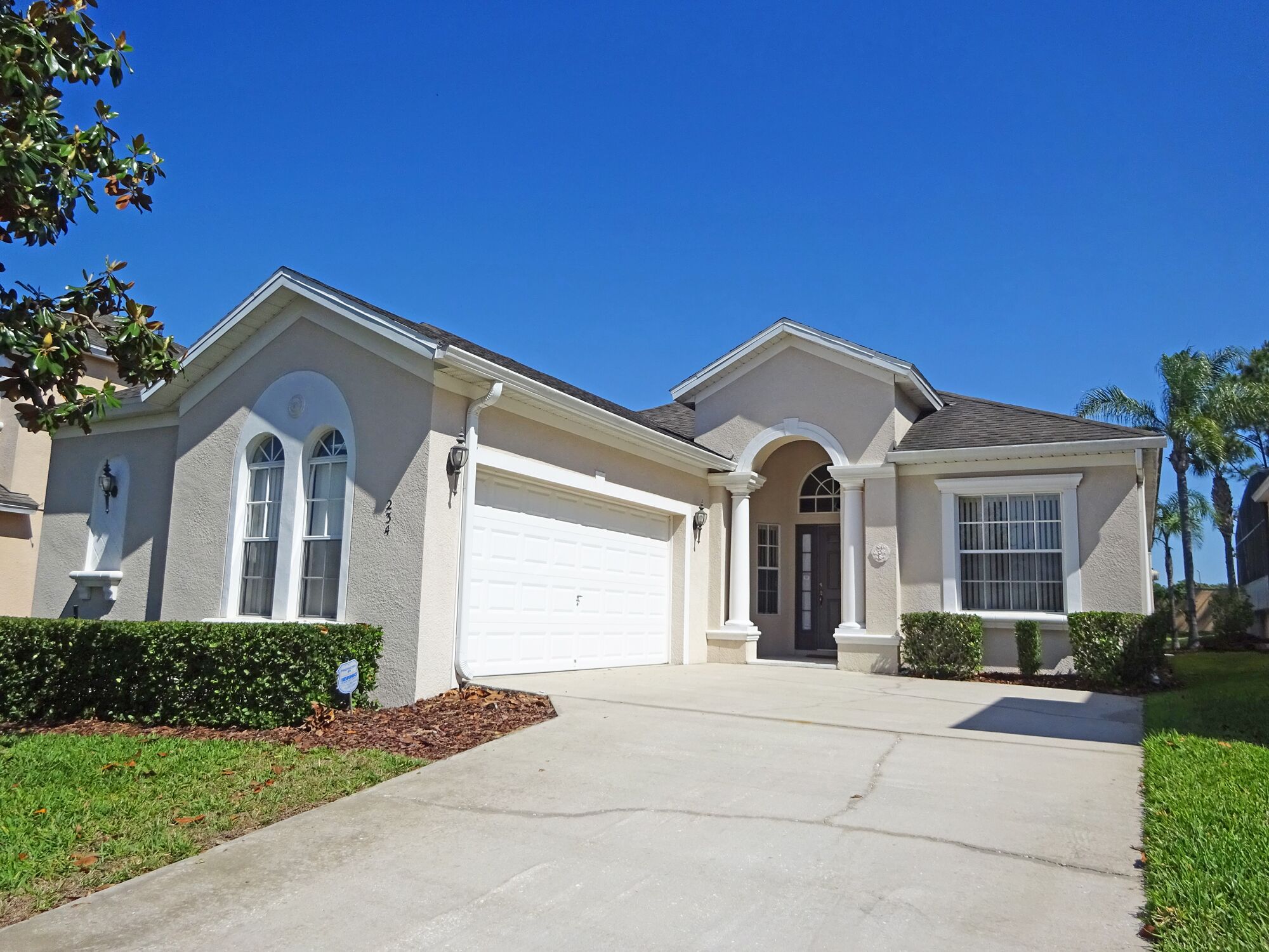 Luxury Villa With Private Pool, Games Room and WiFi, Just 20 Minutes from Disney