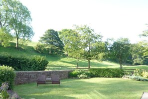 Property grounds - Short breaks avail now !!! 2nights min, log fire,Pets welc,wine /chocs  Inc. (carlisle)