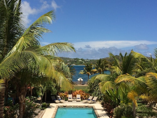 Stunning six bedroom seafront villa with  pool, garden and sea views 