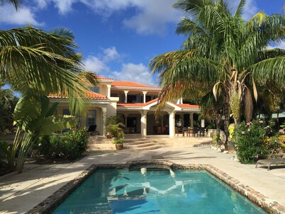 Stunning six bedroom seafront villa with  pool, garden and sea views 