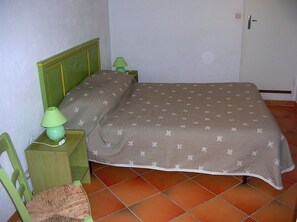 2 Schlafzimmer, Bügeleisen/Bügelbrett, kostenloses WLAN
