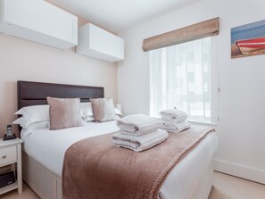 3 室のベッドルーム、アイロン / アイロン台、WiFi、ベッドシーツ