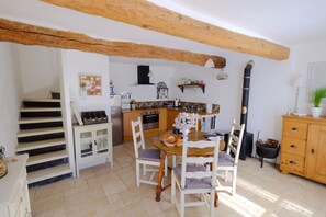 Kitchen and dinning room.