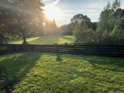 4 Star Luxury Ground Floor apartment, quiet with 2 car covered parking