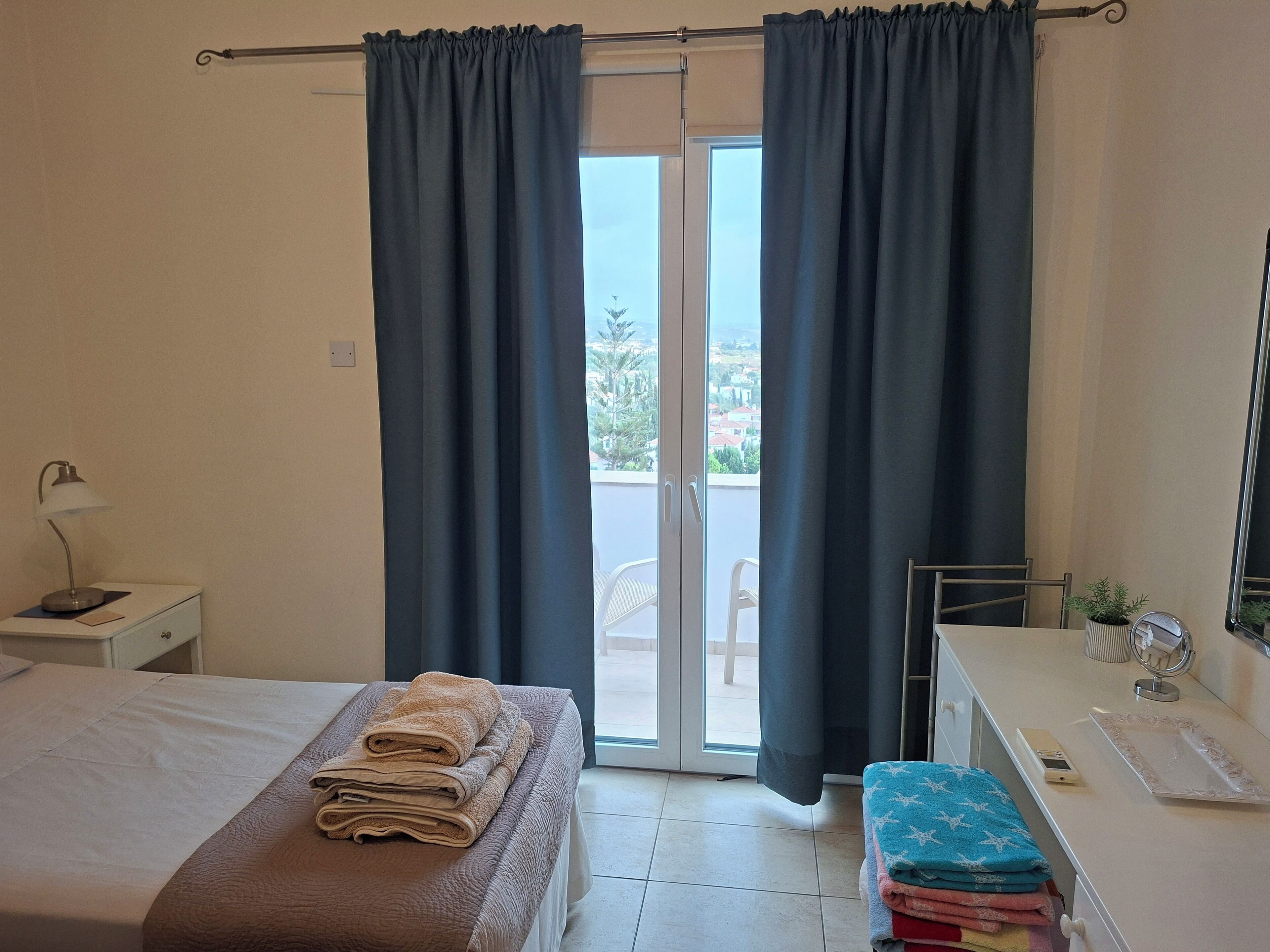 3 slaapkamers, een kluis op de kamer, een strijkplank/strijkijzer