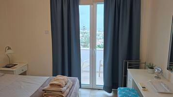 3 bedrooms, in-room safe, iron/ironing board, free WiFi