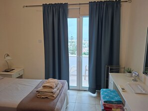 3 bedrooms, in-room safe, iron/ironing board, free WiFi