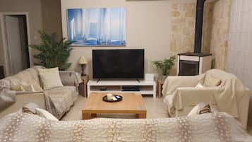 Smart TV, DVD player, stereo