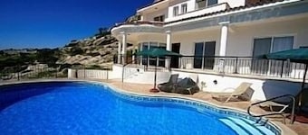 5 * villa with sea views to take your breath away near Coral Bay in Peyia .