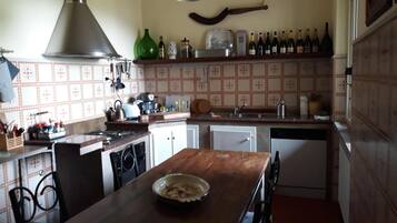 Réfrigérateur, four, plaque de cuisson, lave-vaisselle