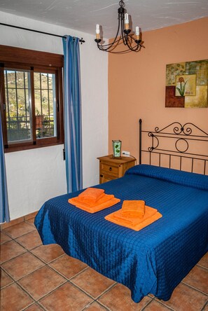 1 bedroom, iron/ironing board, travel cot, free WiFi