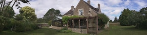 Exterior - Beautiful Cotswold Farmhouse set in 50 acres (Kencot)