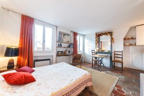 1 bedroom, iron/ironing board, free WiFi, bed sheets