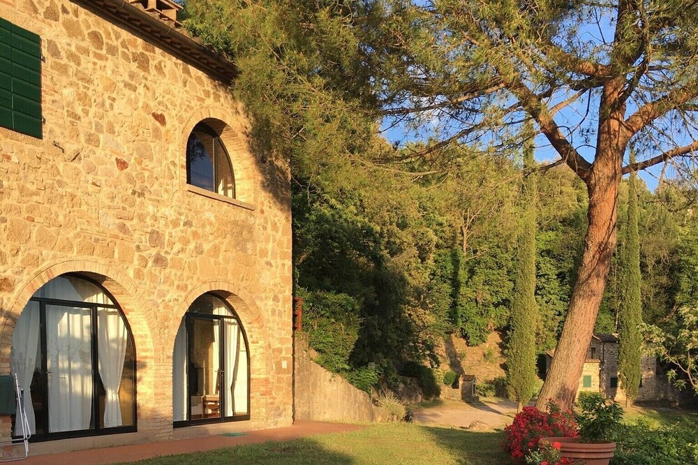 HOLIDAYS IN AN ANCIENT TUSCAN FARM - THE ARCHES