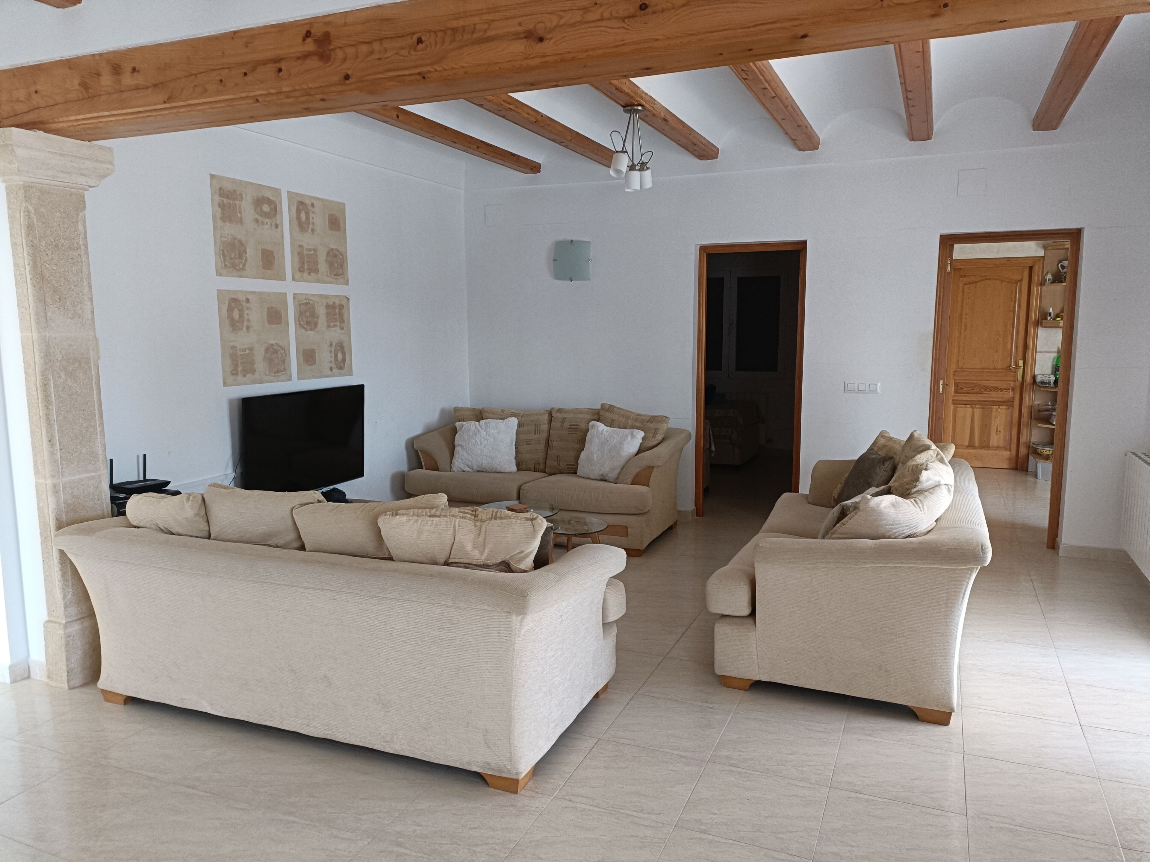 Four Bed Villa, Private 10.5m Pool, Bedroom A/C, Private Grounds, WiFi Available