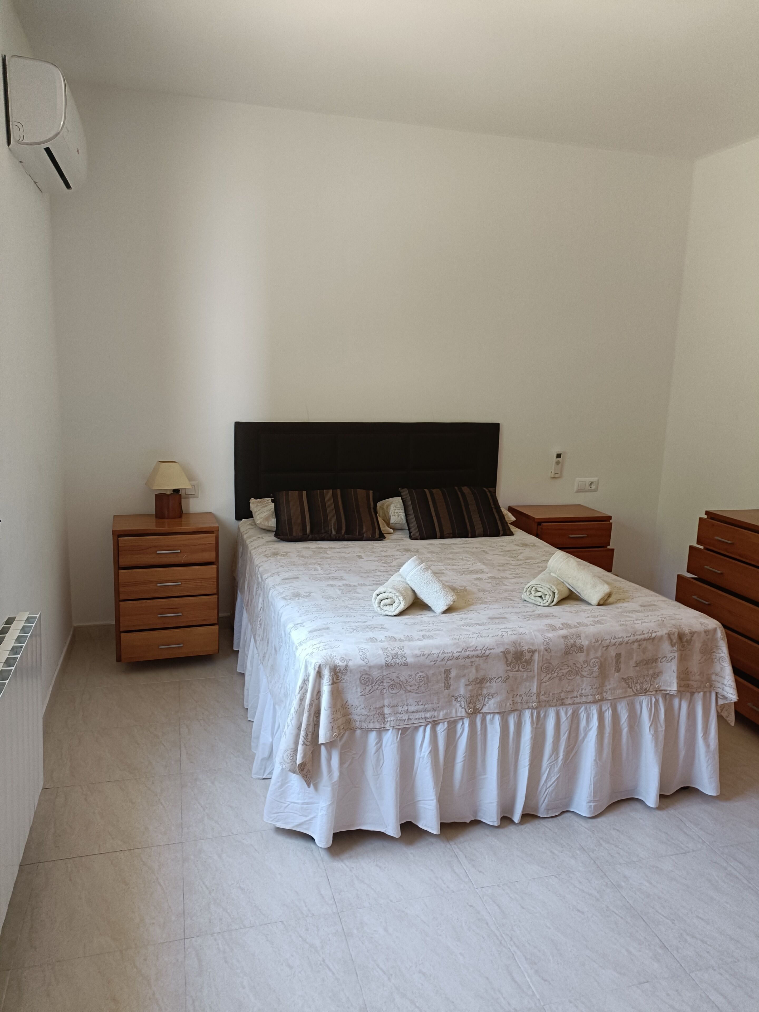 Four Bed Villa, Private 10.5m Pool, Bedroom A/C, Private Grounds, WiFi Available