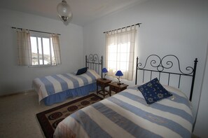 3 bedrooms, desk, iron/ironing board, free WiFi - Spacious sunny traditional village house with sea views (Torrox)