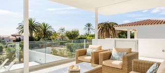 Villa Lucia B17 Dream Vacation with sea Views
