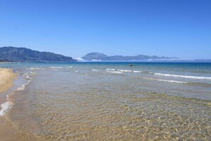 Una playa cerca