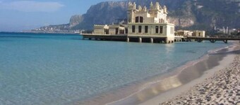GORGEOUS PENTHOUSE WITH SEA VIEW GIUSI BREATHTAKING ... FREE WIFI INTERNET !!!