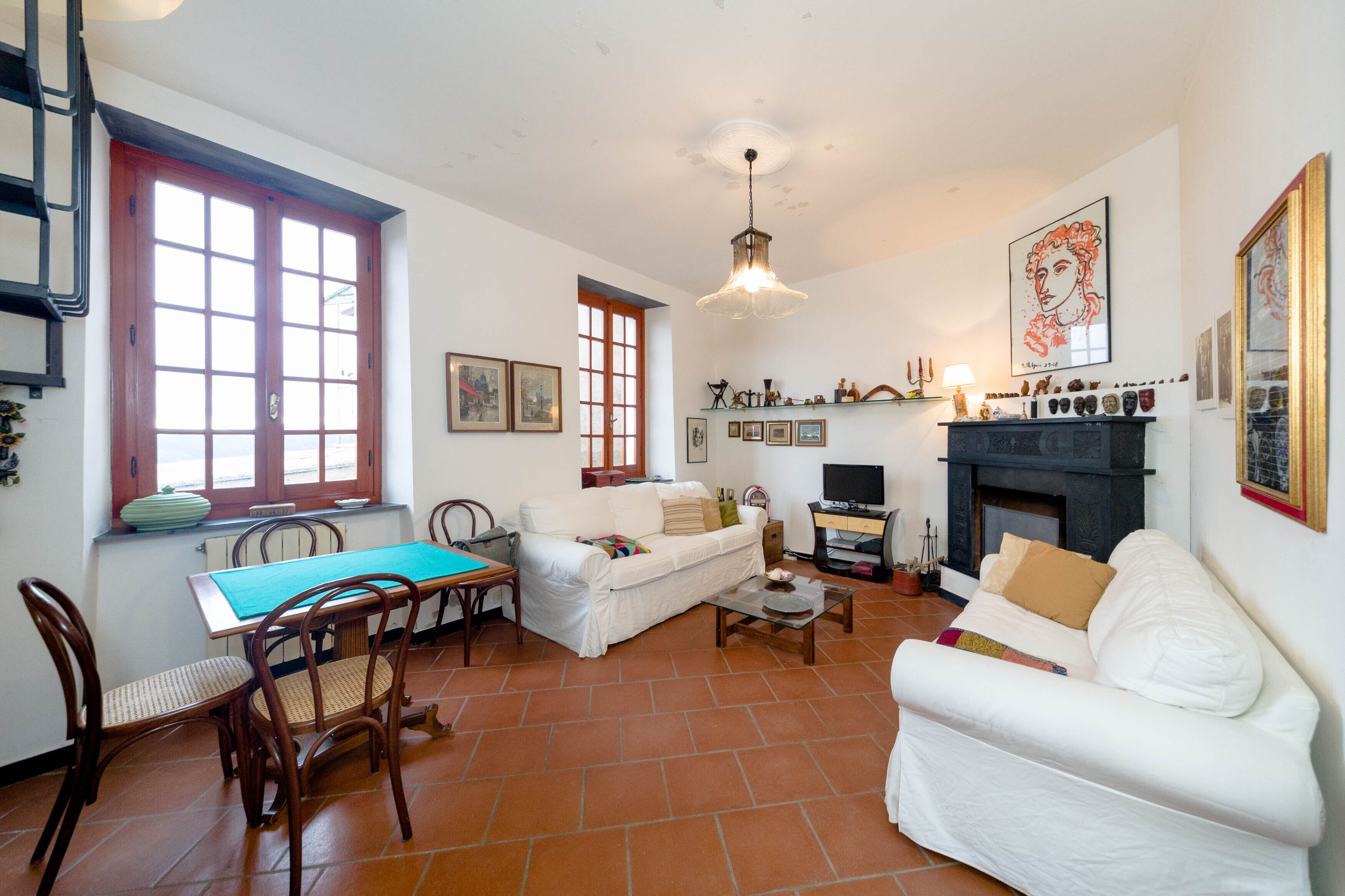 Near 5 lands large independent house on the hills valley view balcony