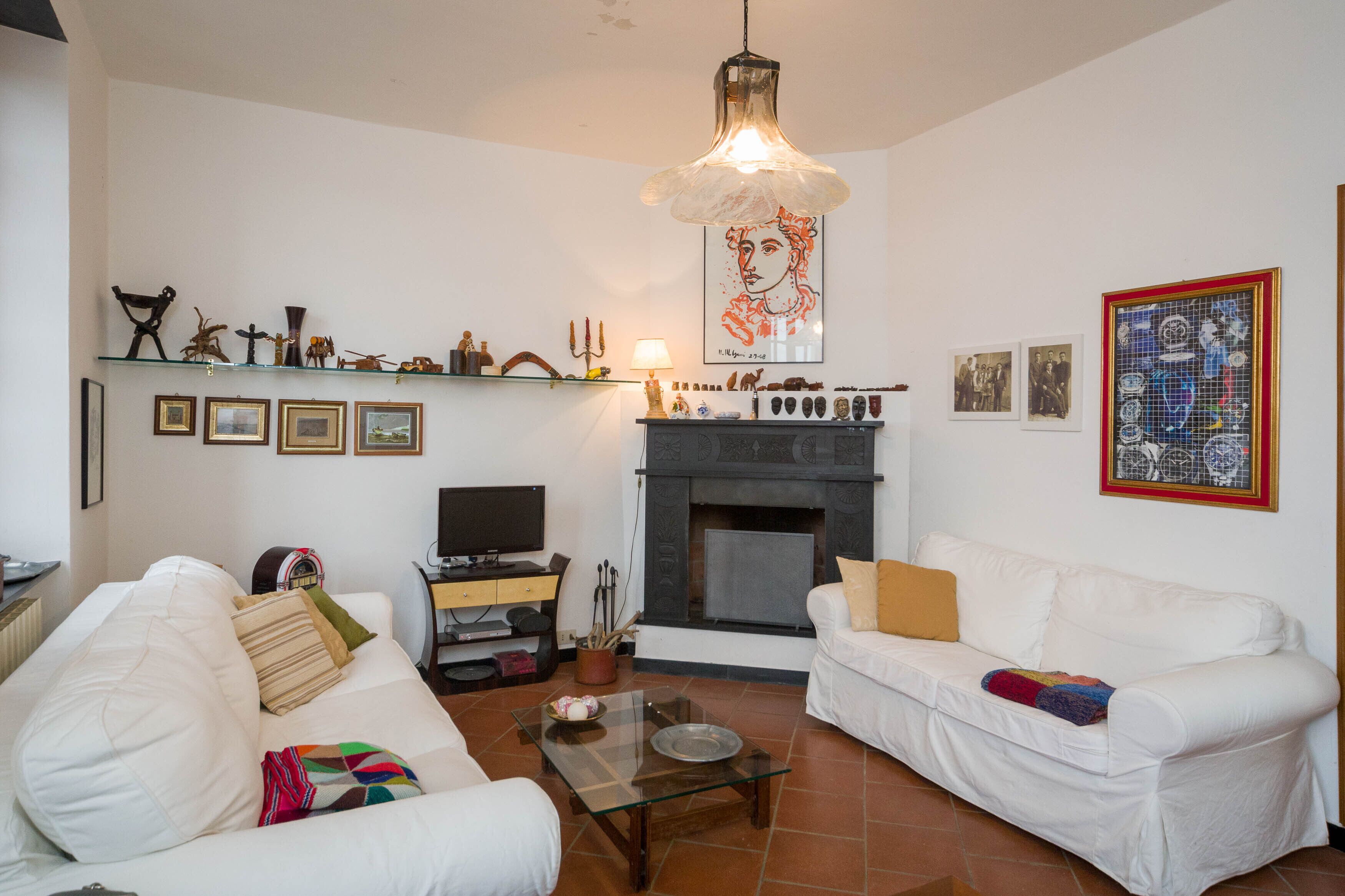 Near 5 lands large independent house on the hills valley view balcony