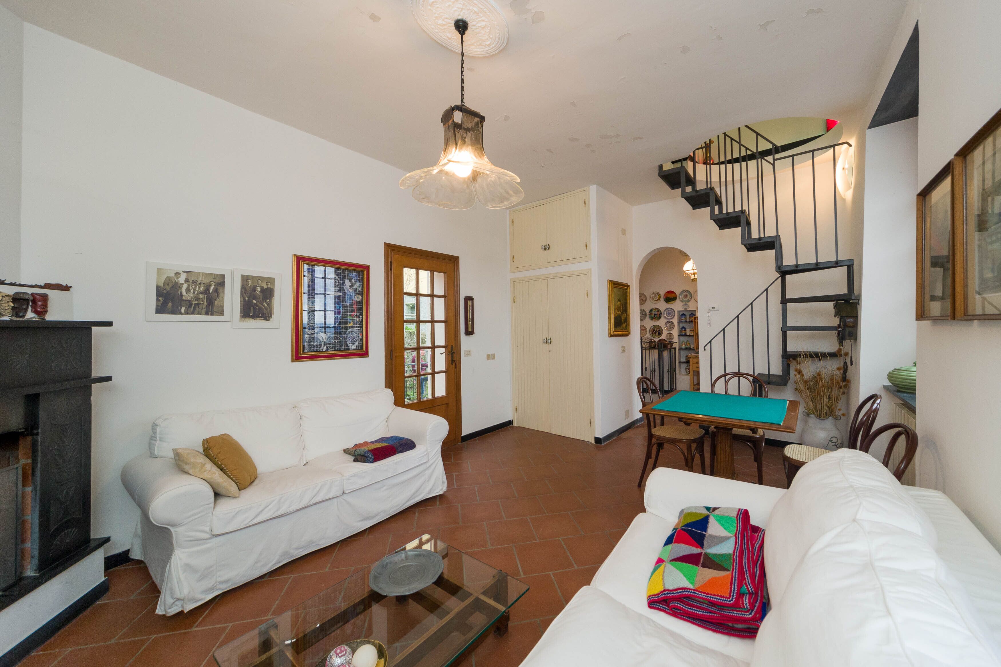 Near 5 lands large independent house on the hills valley view balcony