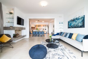 Smart-TV, Kamin, DVD-Player, Stereoanlage