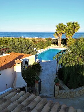Pool - Villa with swimming pool facing the sea, for those who love peace and privacy (Marzamemi (Pachino) -SR)