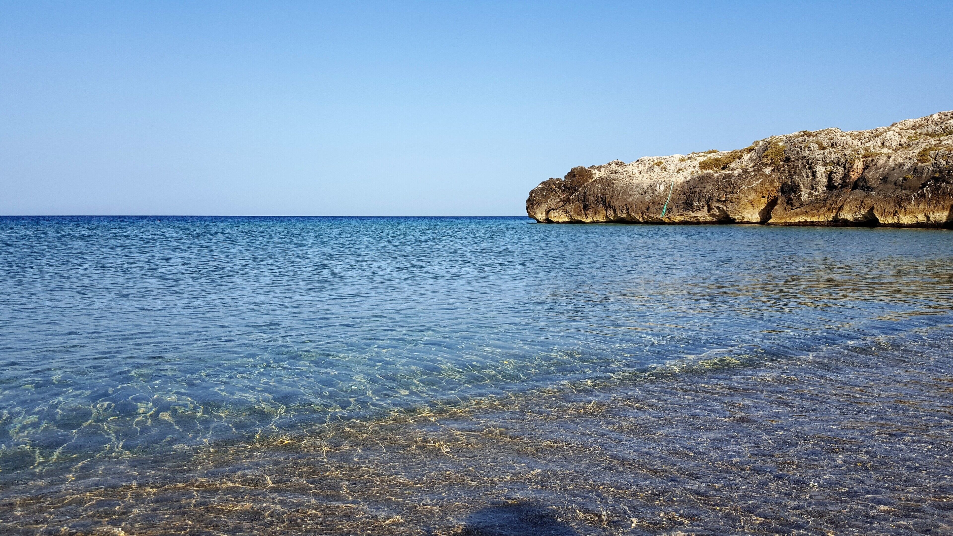 Playa en los alrededores, camastros y toallas de playa 