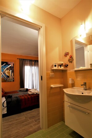 1 bedroom, travel crib, free WiFi, bed sheets