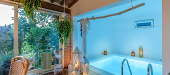 Villa Lorena, a Family Vintage Home with Indoor Pool, Air Conditioning, Outdoor Pool, Fitness Room & Wifi