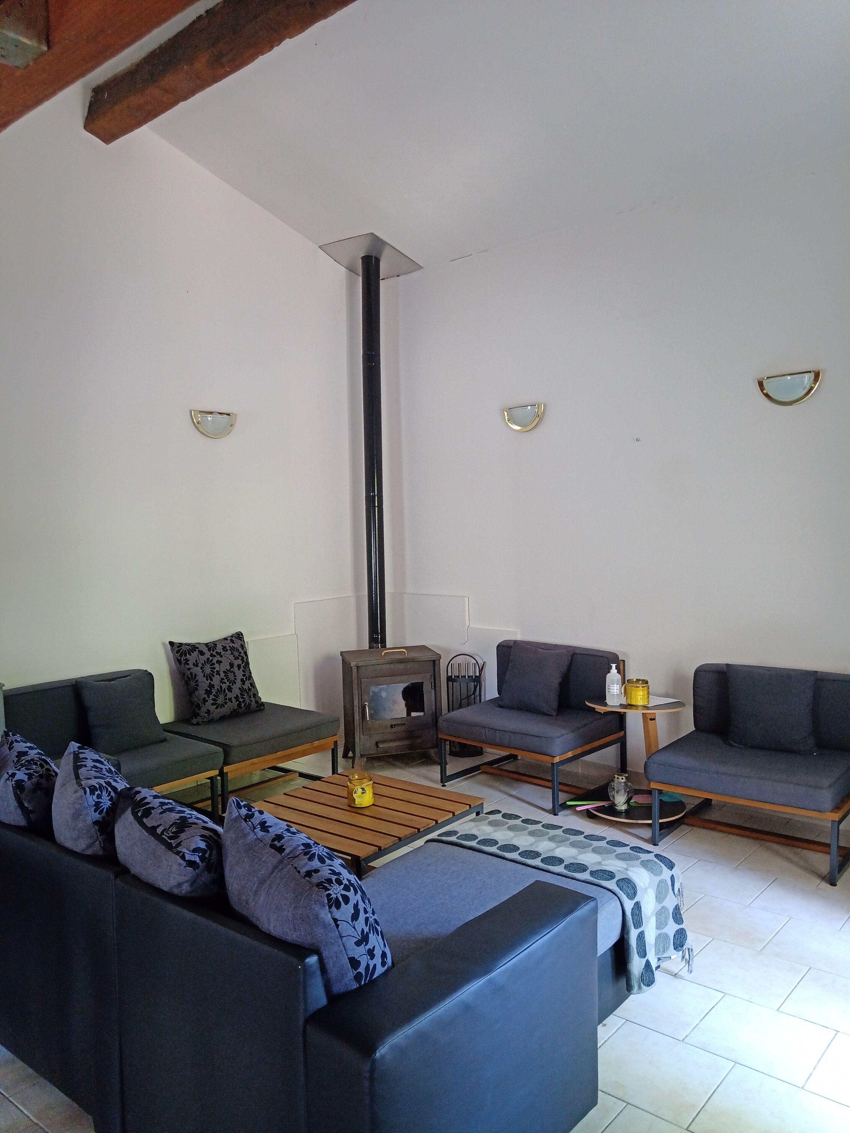 Eglantine (3 bedrooms - sleeps 8)