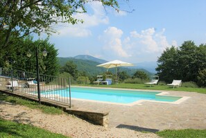 حمّام سباحة خارجي