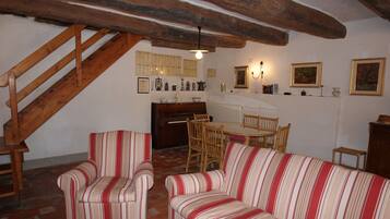 Fernseher, Kamin, DVD-Player, Tischtennisplatte