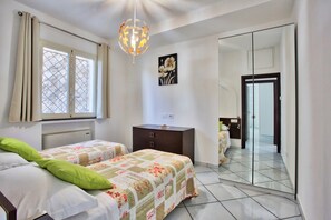 3 bedrooms, desk, soundproofing, iron/ironing board - DOMUS VIGNA Fusco, AMALFI COAST (FURORE (SA))