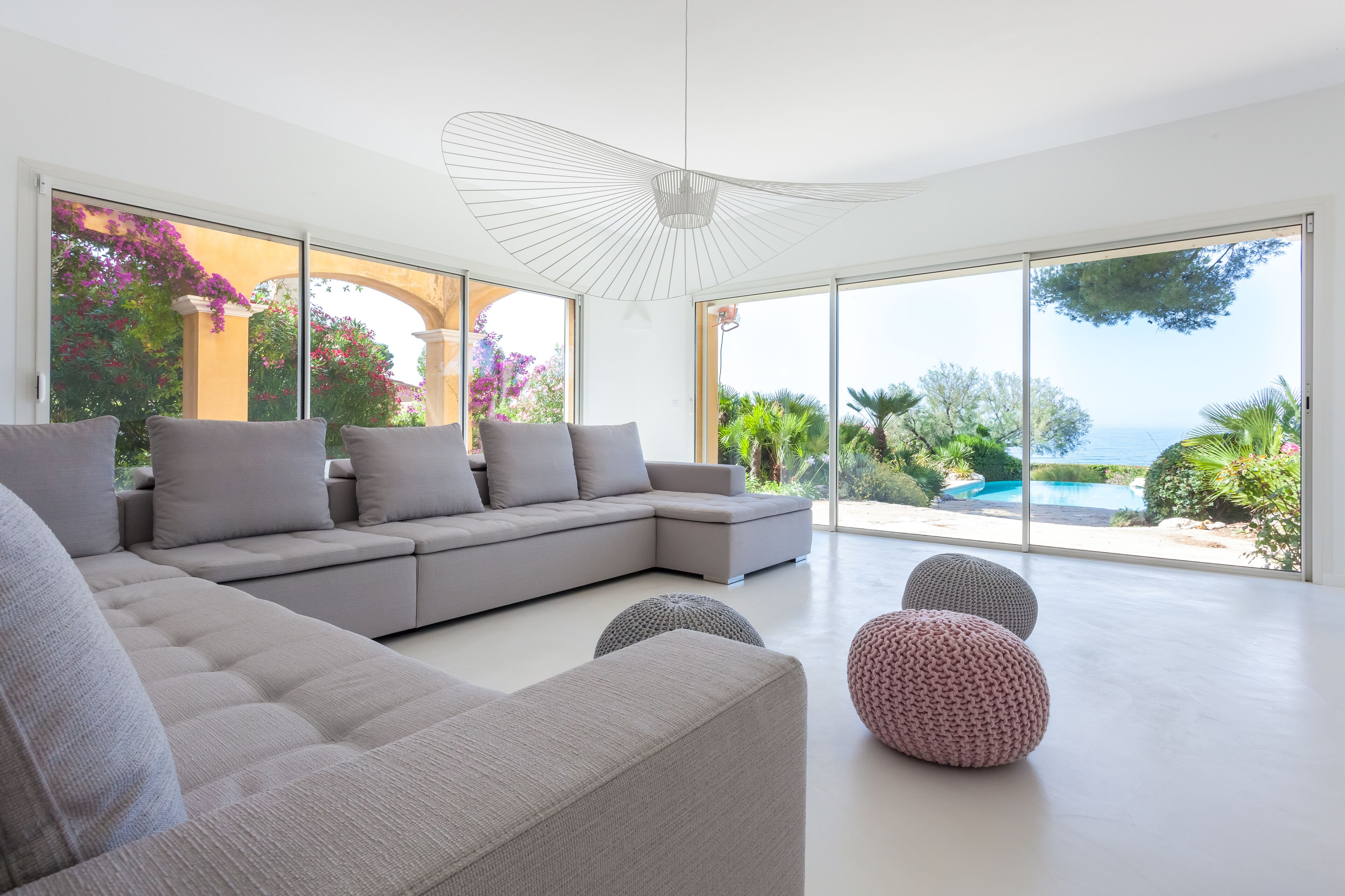 Luxury 7-bedroom seafront Villa (direct access to the beach) with swimming pool