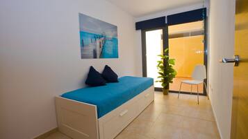 3 bedrooms, in-room safe, iron/ironing board, travel cot
