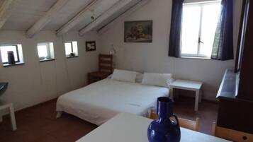 2 bedrooms, bed sheets