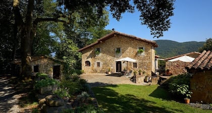 Catalan farmhouse from the 11th century, within the Natural Park. 10-1