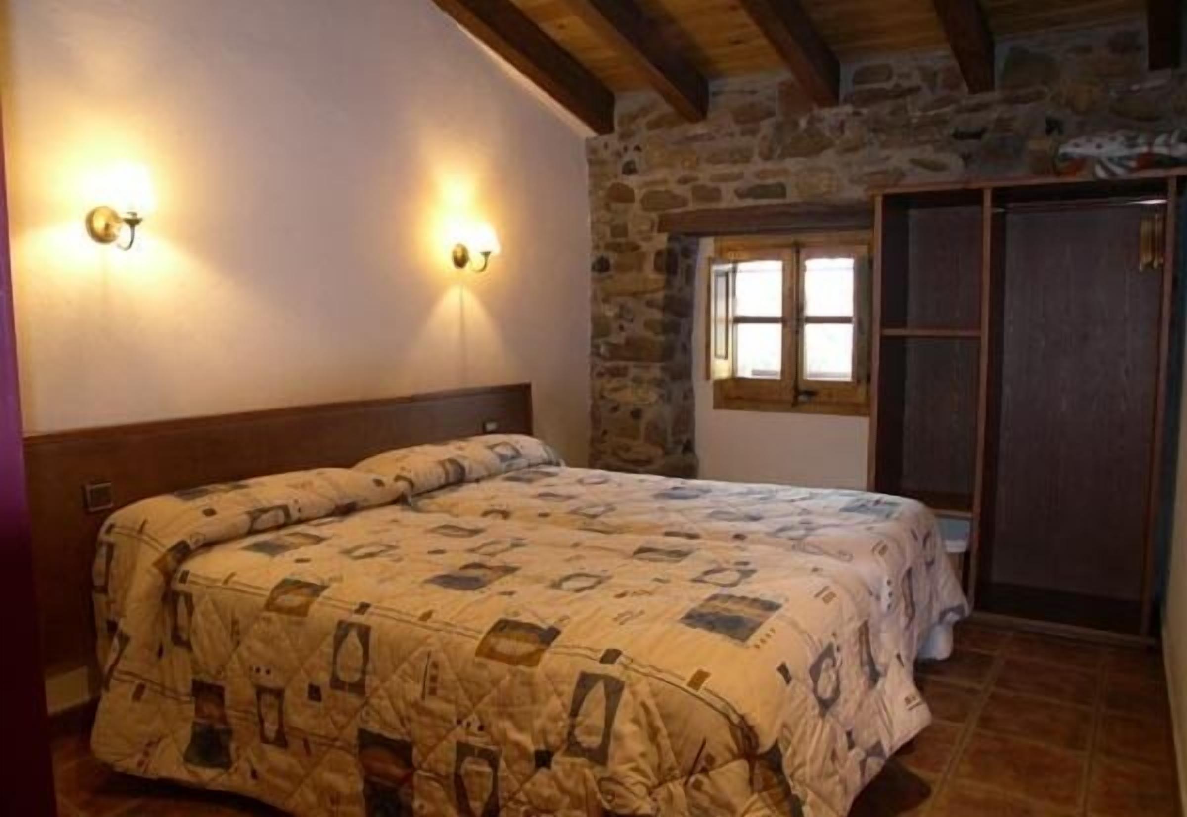  Catalan farmhouse from the 11th century, within the Natural Park. 10-1