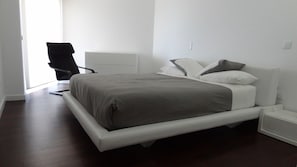 2 quartos, ferros/tábuas de passar roupa, Wi-Fi, roupa de cama
