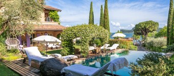 Lux Villa,Served Gourmet Breakfast,Butler, housekeeper,Pool,Gym,Sauna,Lake-view