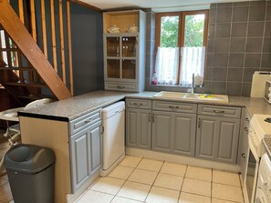 Réfrigérateur, micro-ondes, four, lave-vaisselle