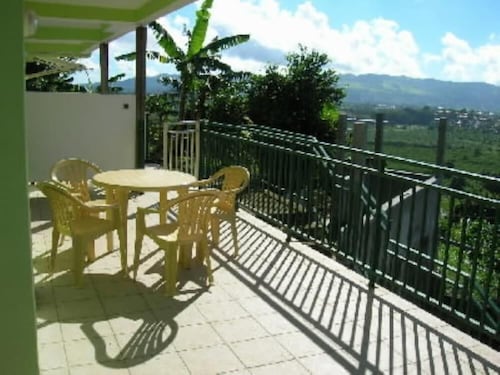 JOLI F2 AVEC VUE IMPRENABLE SUR LA VILLE