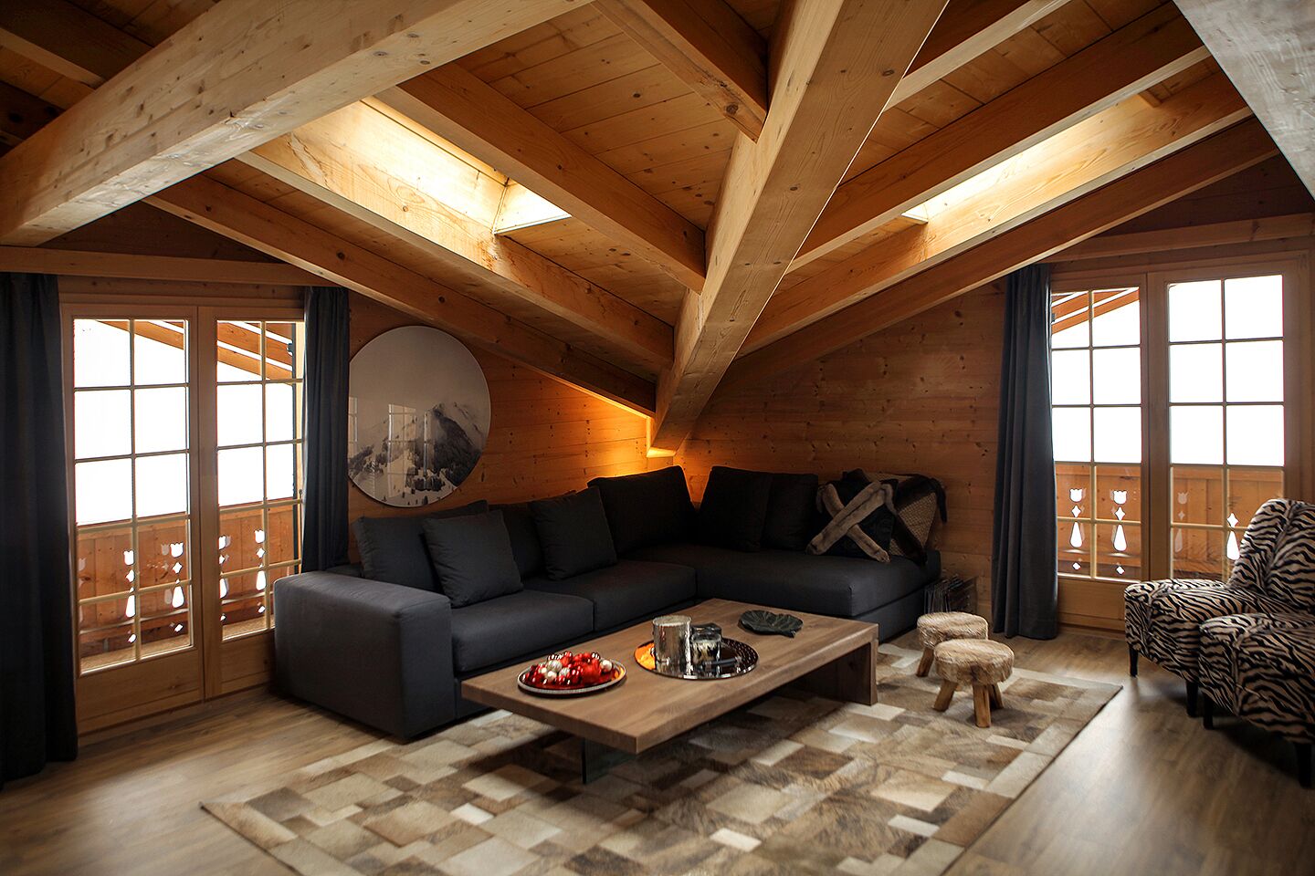 Smart-TV, Kamin, DVD-Player, Arbeitsbereiche