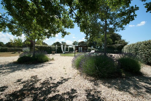 Villa avec piscine privée en campagne proche village